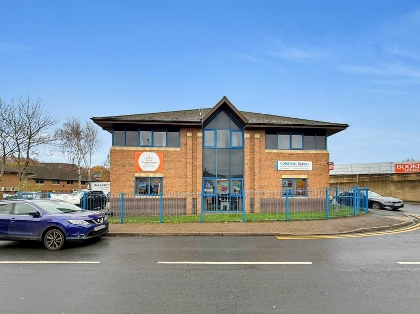 Royds Hall Rd, Leeds for lease Primary Photo- Image 1 of 4