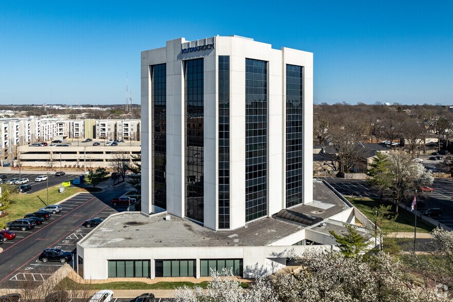 300 John Q. Hammons Pky, Springfield, MO à louer - Photo du bâtiment - Image 3 de 10