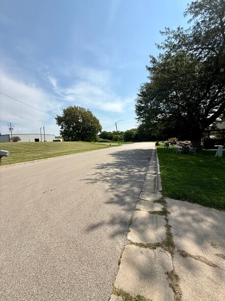 1805 Industrial Park Dr, Normal, IL à louer - Photo du bâtiment - Image 2 de 7