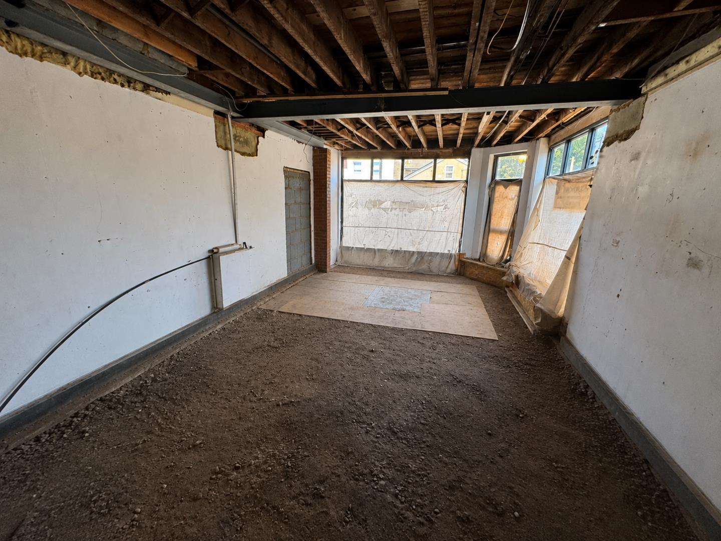 42 Northfield Ave, London for lease Interior Photo- Image 1 of 3