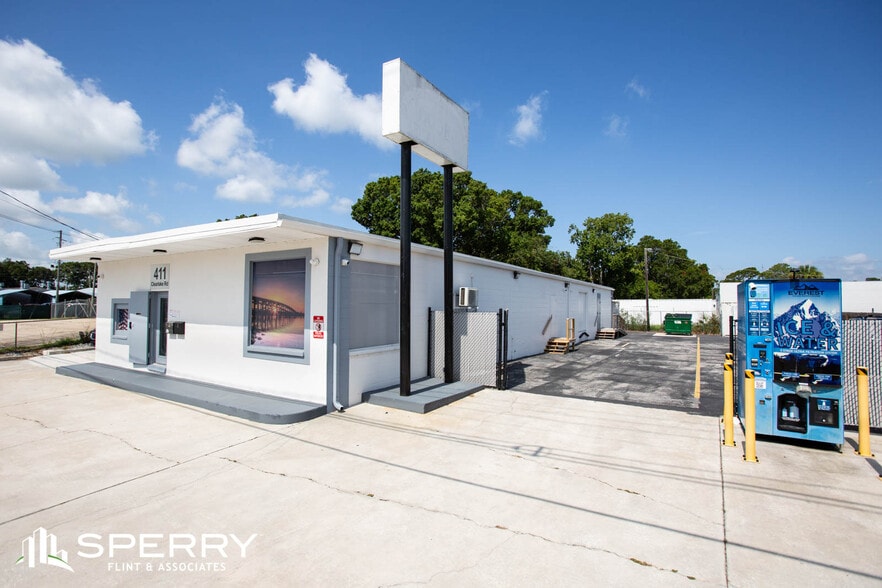 411 Clearlake Rd, Cocoa, FL for sale - Building Photo - Image 2 of 27