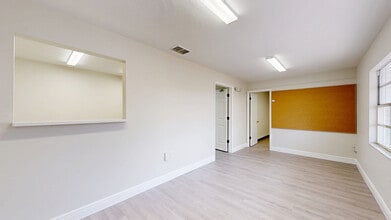 5622 Marine Pky, New Port Richey, FL for lease Matterport 3D Scan- Image 1 of 12