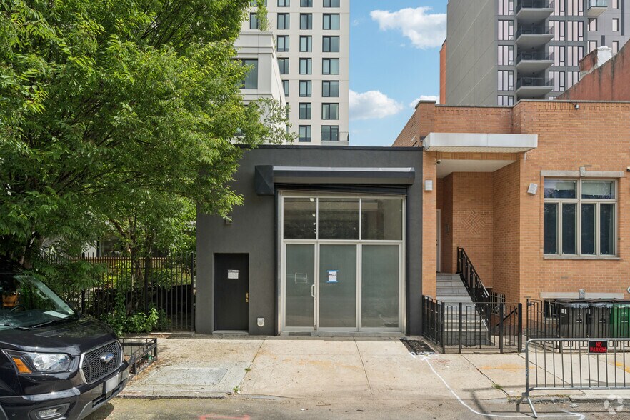 274 4th Ave, Brooklyn, NY à louer - Photo du bâtiment - Image 1 de 4