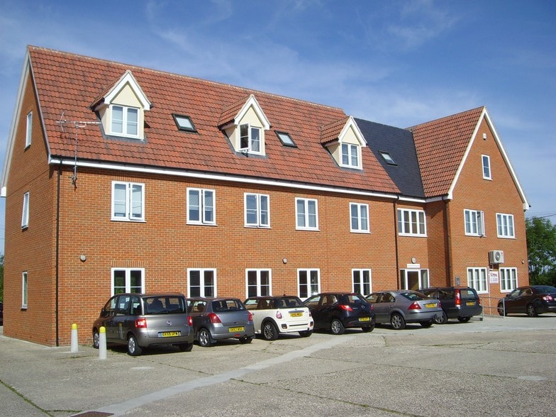 Main Rd, Great Leighs for lease - Primary Photo - Image 2 of 3