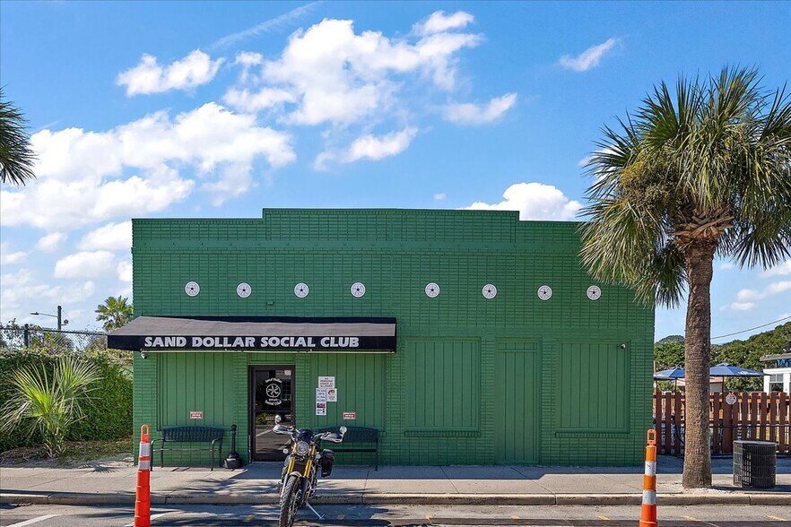 7 Center st, Folly Beach, SC à vendre - Photo du bâtiment - Image 2 de 49