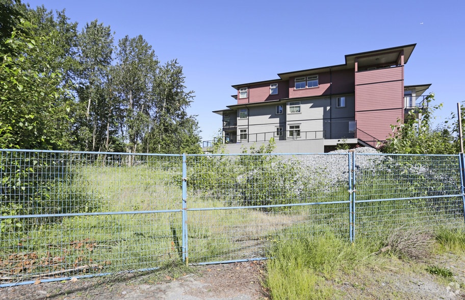 11655 Burnett St, Maple Ridge, BC for sale - Building Photo - Image 2 of 3