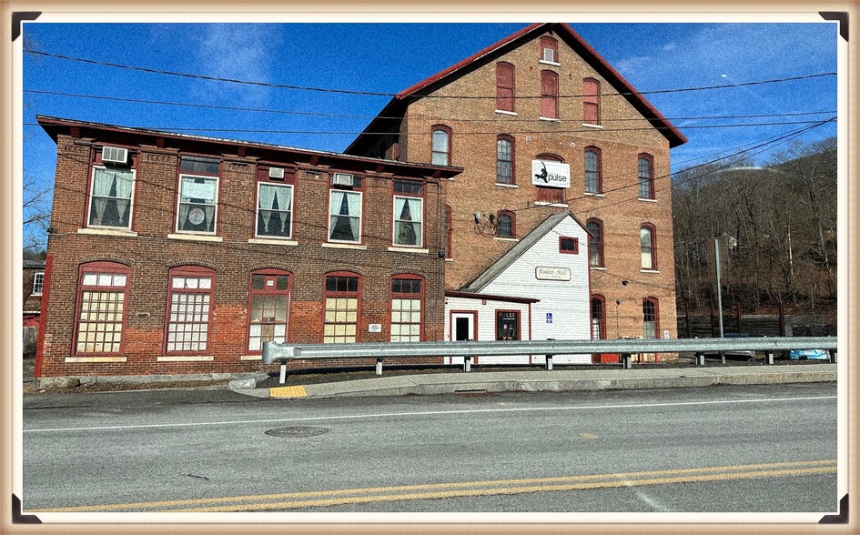 420 Park St, Great Barrington, MA for sale - Building Photo - Image 1 of 1