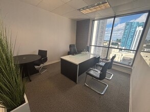 110 SE 6th St, Fort Lauderdale, FL à louer Photo intérieure- Image 1 de 1