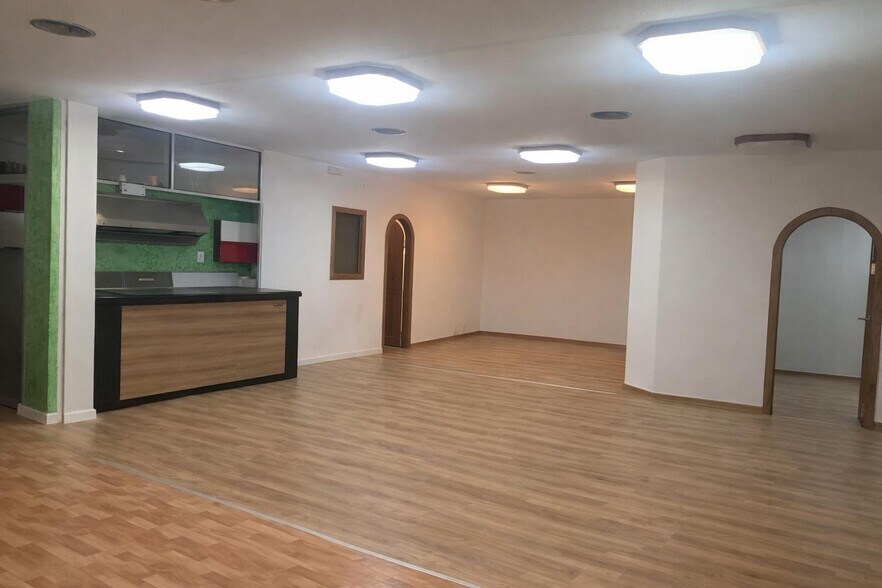 Commerce de détail dans Benaguasil, Valencia à vendre - Photo du bâtiment - Image 3 de 15