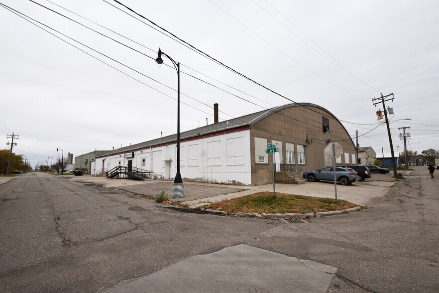 1401-1405 5th Ave N, Fargo, ND à vendre - Photo du bâtiment - Image 2 de 9