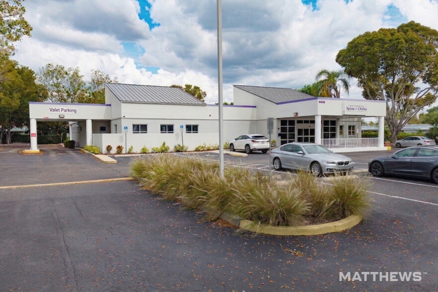 4035 Evans Ave, Fort Myers, FL à vendre - Photo du bâtiment - Image 2 de 8