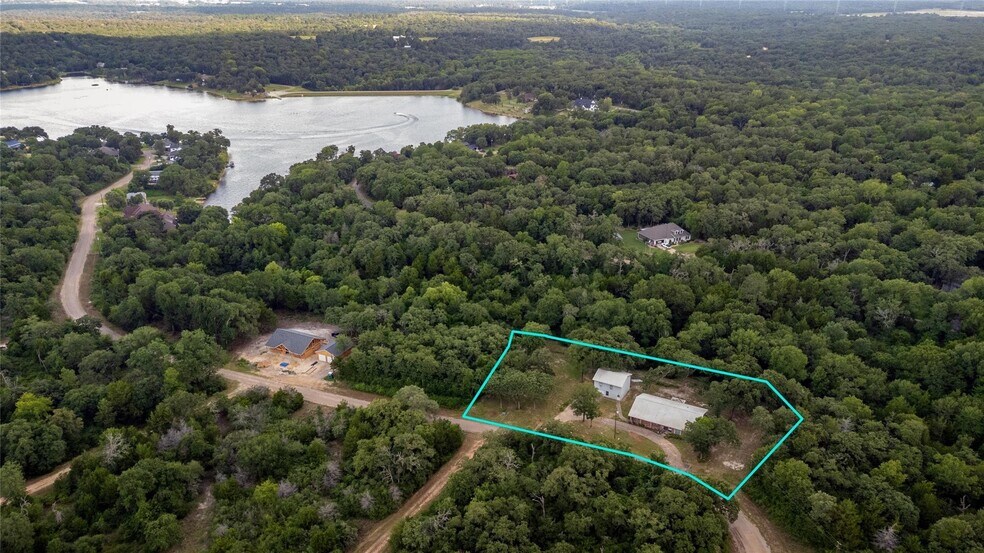 1213 Lakeland Loop, Hilltop Lakes, TX for sale - Building Photo - Image 2 of 27