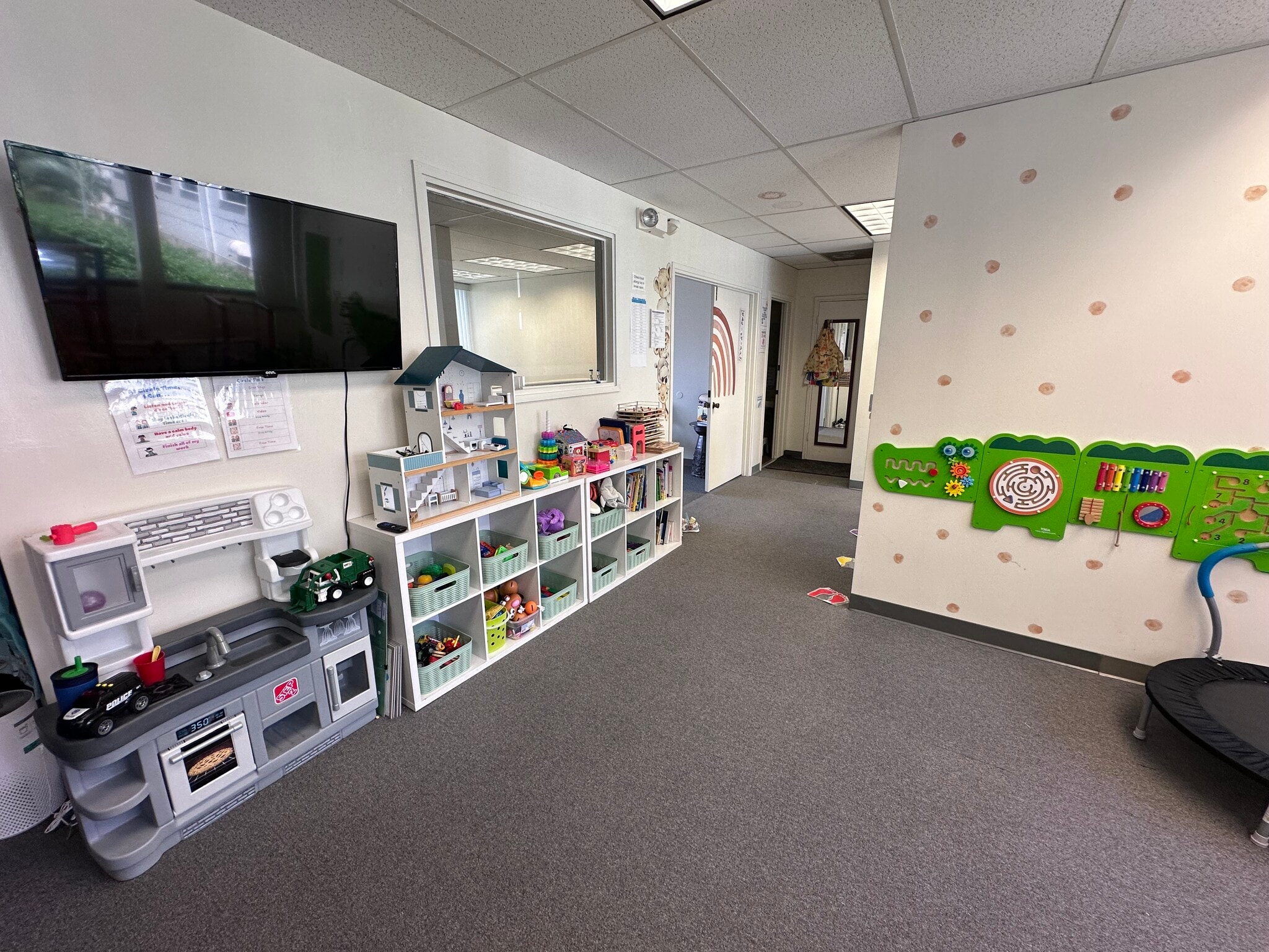 1210 Artesian St, Honolulu, HI for lease Interior Photo- Image 1 of 11