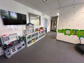 1210 Artesian St, Honolulu, HI for lease Interior Photo- Image 1 of 11