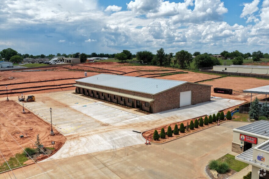 3473 NW 32nd Street, Newcastle, OK à louer - Photo du bâtiment - Image 3 de 4