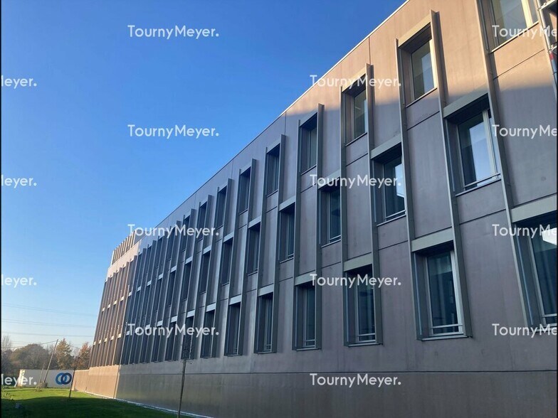 Office in Rennes for lease - Building Photo - Image 1 of 3