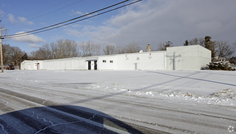 8833 S 27th St, Franklin, WI for sale - Building Photo - Image 2 of 4