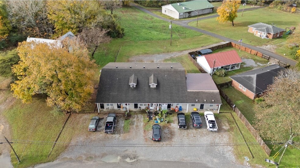 27 Unit - Middle Tennessee Portfolio portfolio of 4 properties for sale on LoopNet.ca - Building Photo - Image 2 of 15