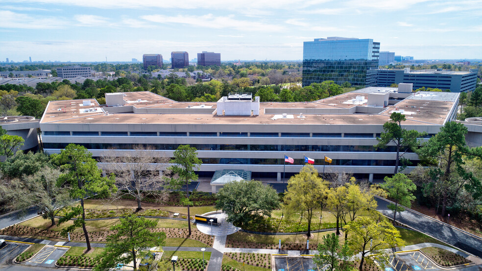 13501 Katy Fwy, Houston, TX for lease - Building Photo - Image 3 of 20