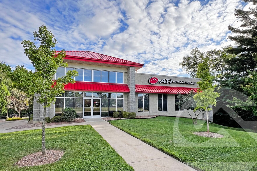 4765 Jackson Rd, Ann Arbor, MI à louer - Photo principale - Image 1 de 1