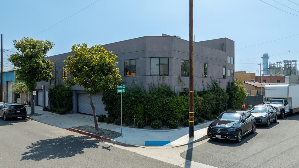 120 W Cypress Ave, Burbank, CA for sale - Building Photo - Image 1 of 5