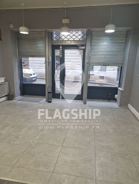 Retail in Paris for lease - Interior Photo - Image 1 of 4