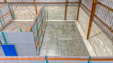 5806 N 53rd St, Tampa, FL for lease Interior Photo- Image 2 of 4