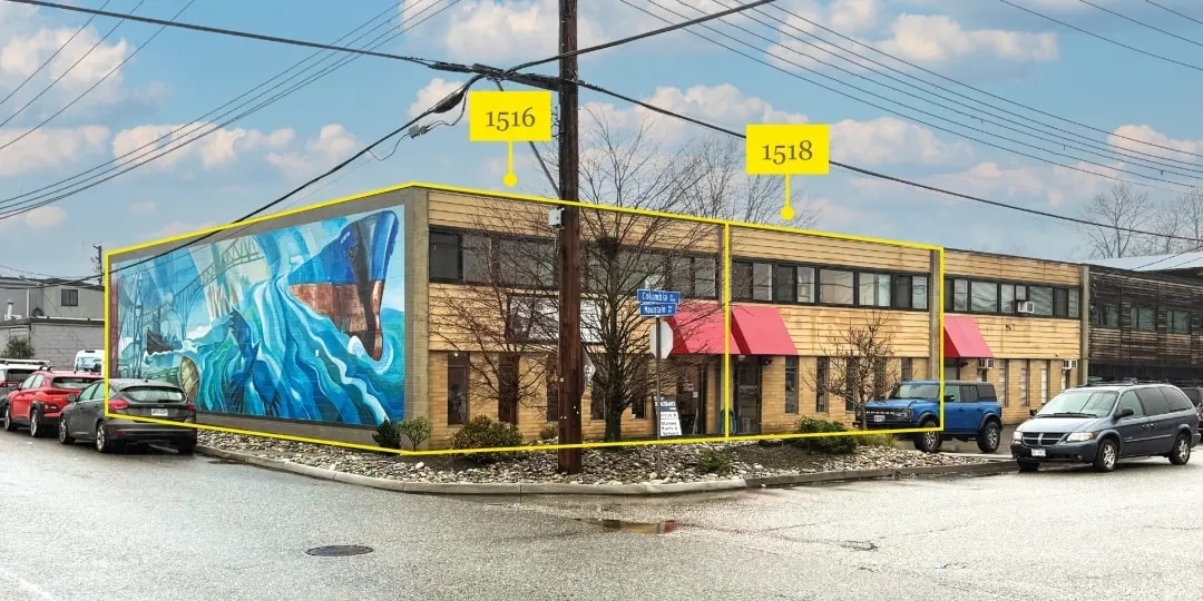 1516-1520 Columbia St, North Vancouver District, BC à louer Photo du bâtiment- Image 1 de 5