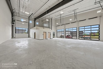 575 SE 9th St, Bend, OR for lease Interior Photo- Image 2 of 5