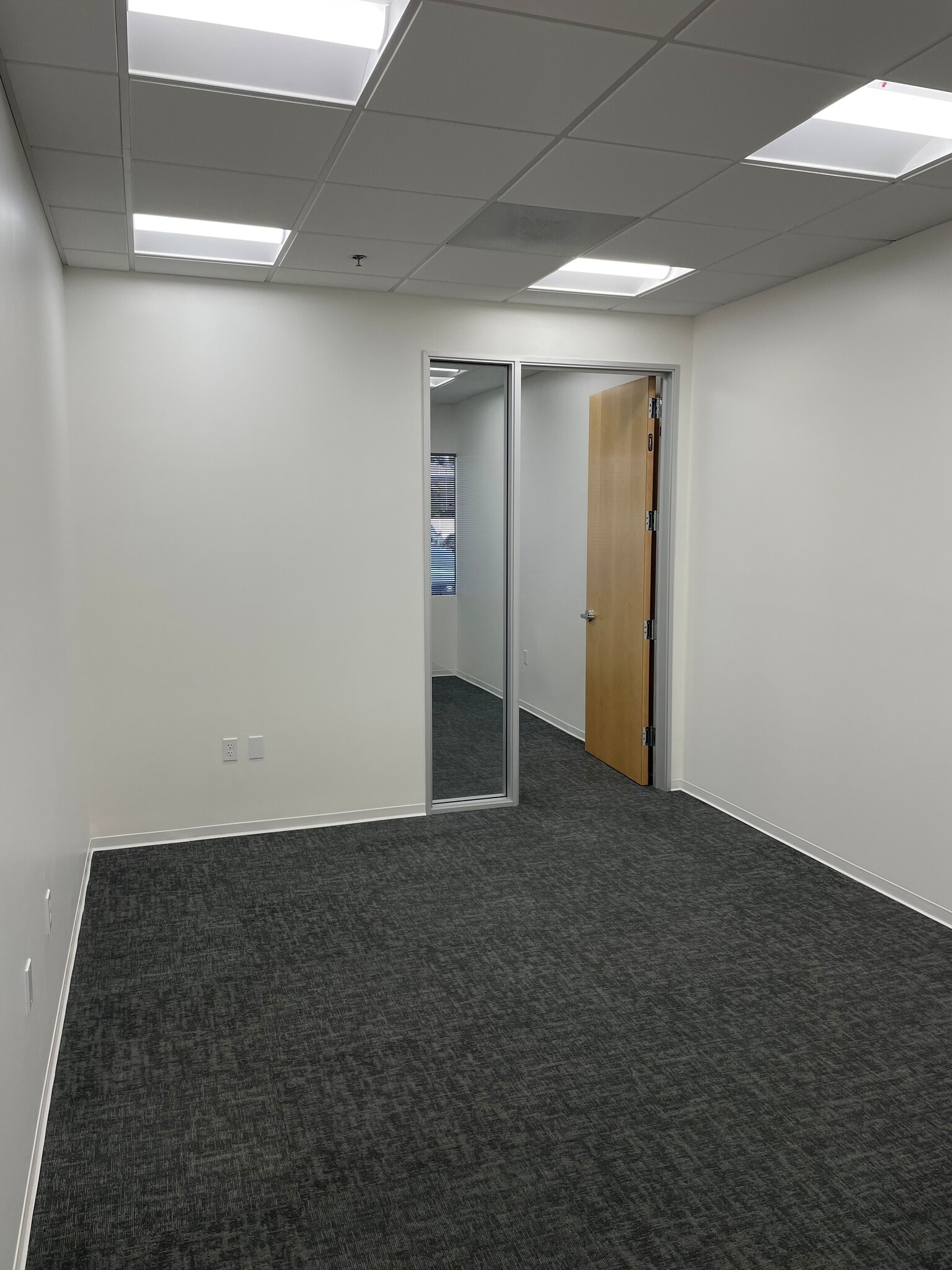 5500 Ming Ave, Bakersfield, CA à louer Photo intérieure- Image 1 de 2