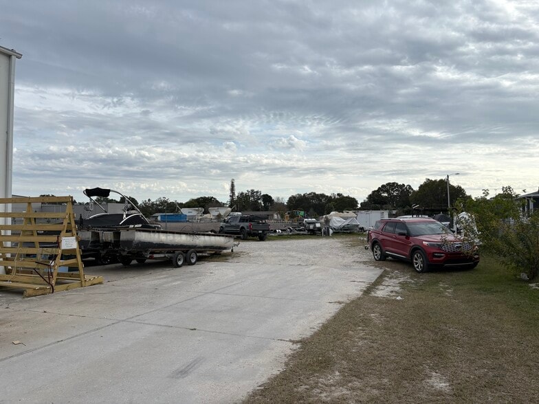 3250 44th Ave N, Saint Petersburg, FL for lease - Building Photo - Image 3 of 21