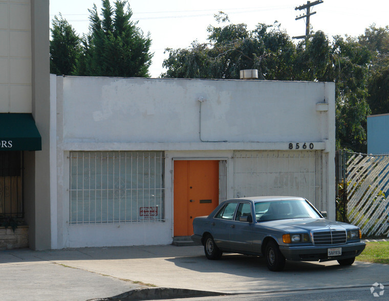 8560 Venice Blvd, Los Angeles, CA à louer - Photo du bâtiment - Image 2 de 15