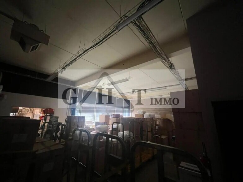 Industriel dans Roissy-en-France à louer - Photo du bâtiment - Image 1 de 14