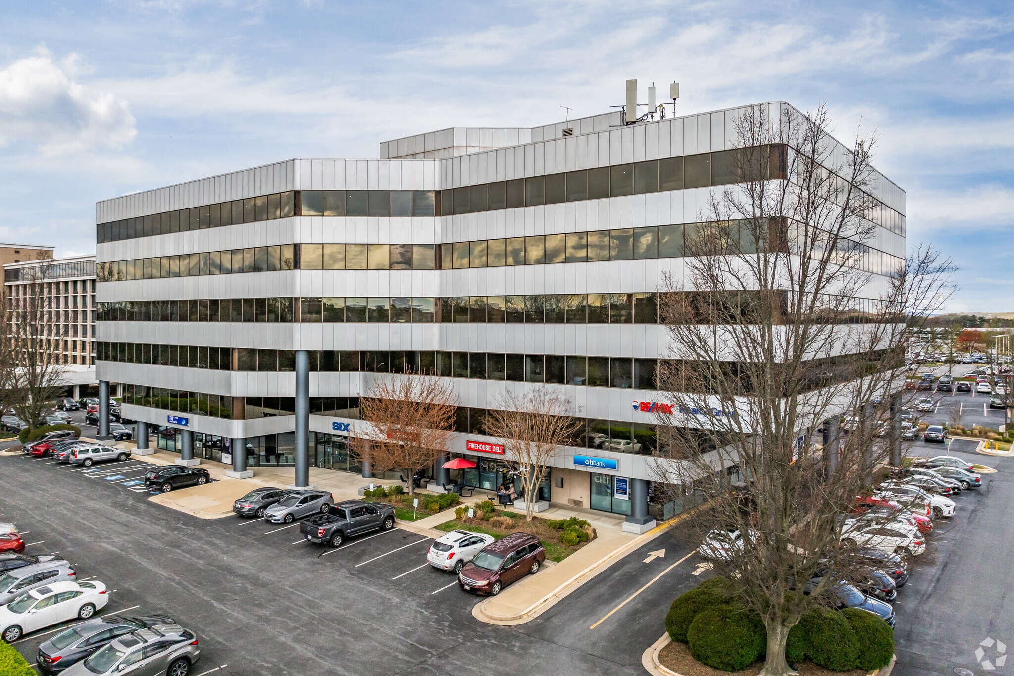 6 Montgomery Village Ave, Gaithersburg, MD à louer Photo du bâtiment- Image 1 de 15