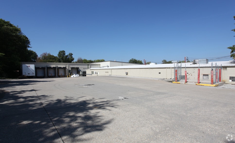 1510 S 42nd St, Kansas City, KS for lease - Building Photo - Image 2 of 12