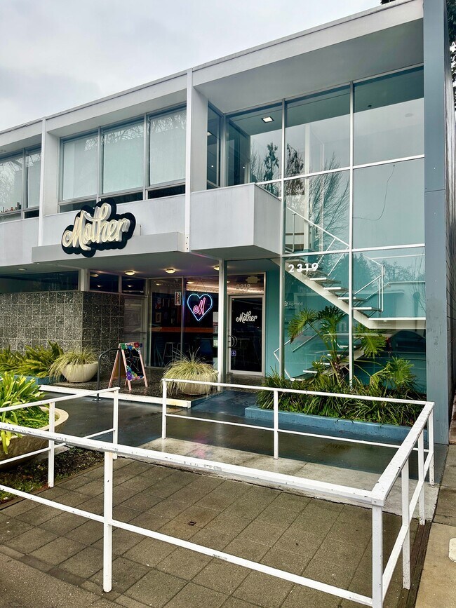 Plus de détails pour 2319 K St, Sacramento, CA - Bureau/Commerce de détail à louer