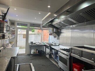 Plus de détails pour 50 Tylacelyn Road, Tonypandy - Commerce de détail à vendre