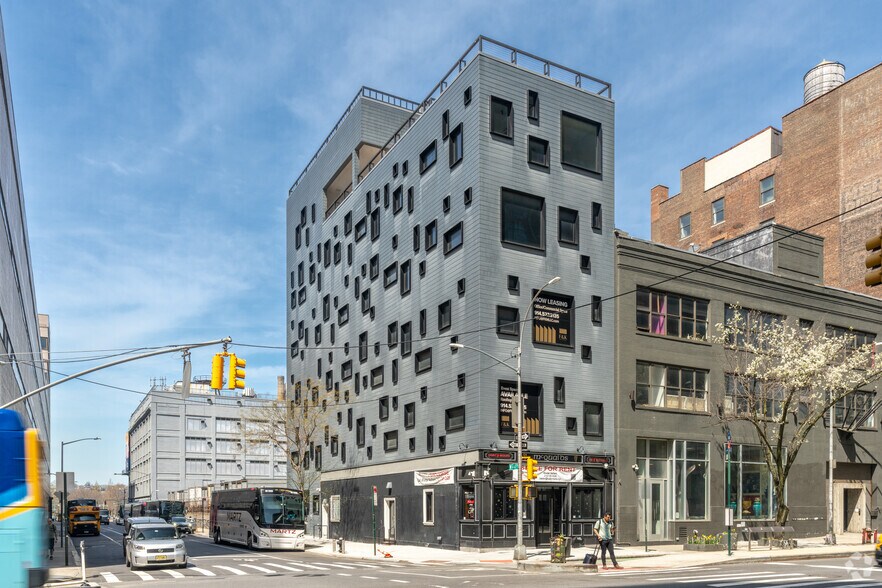 603 W 44th St, New York, NY à louer - Photo du bâtiment - Image 3 de 14