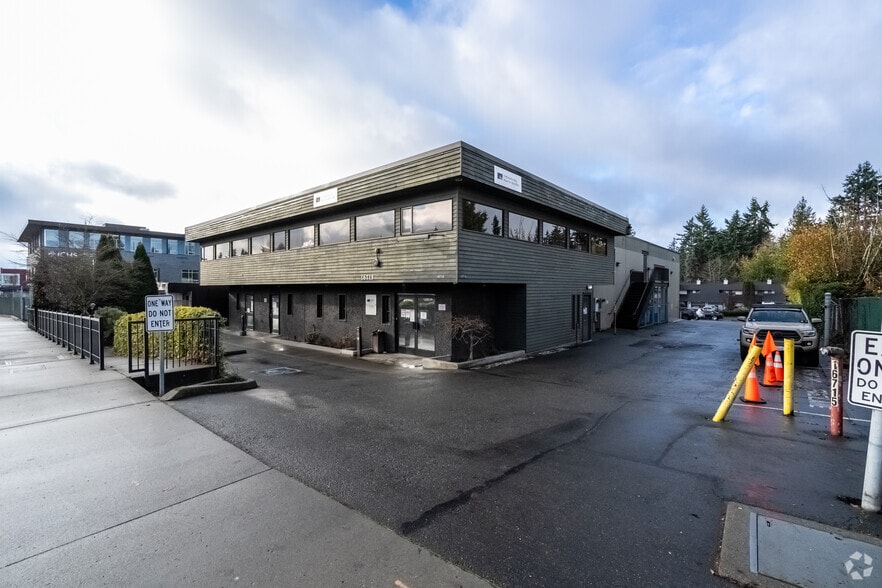 16715 Aurora Ave N, Shoreline, WA à louer - Photo principale - Image 2 de 11