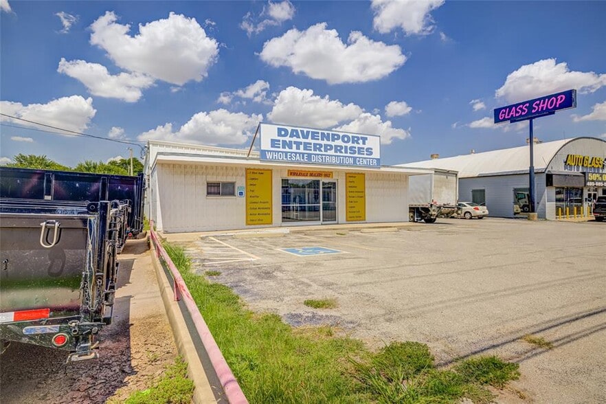 4625 NW 10th St, Oklahoma City, OK for sale - Building Photo - Image 3 of 26