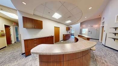 1195 Wilson Ave NW, Grand Rapids, MI à vendre Photo intérieure- Image 2 de 8