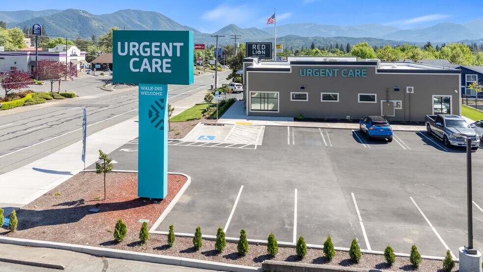 1890 NW 6th St, Grants Pass, OR à vendre - Photo du bâtiment - Image 3 de 8