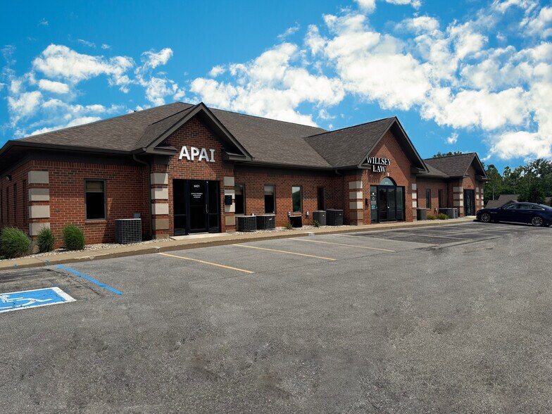 6313-6411 S East St, Indianapolis, IN à louer - Photo du bâtiment - Image 3 de 8