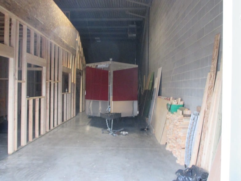 4807 32nd St SE, Calgary, AB à louer - Photo intérieure - Image 1 de 22