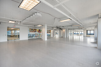 1700 N Moore St, Arlington, VA for lease Interior Photo- Image 2 of 5