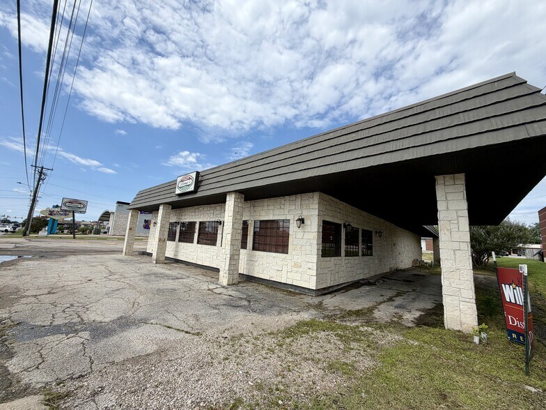 6106 Wesley St, Greenville, TX à vendre - Photo du bâtiment - Image 3 de 9