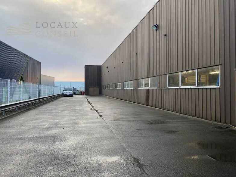 Industriel dans Argenteuil à louer - Photo du bâtiment - Image 3 de 3