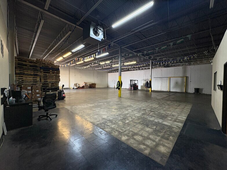 3002-3014 Avenue E E, Arlington, TX à louer - Photo du bâtiment - Image 3 de 25