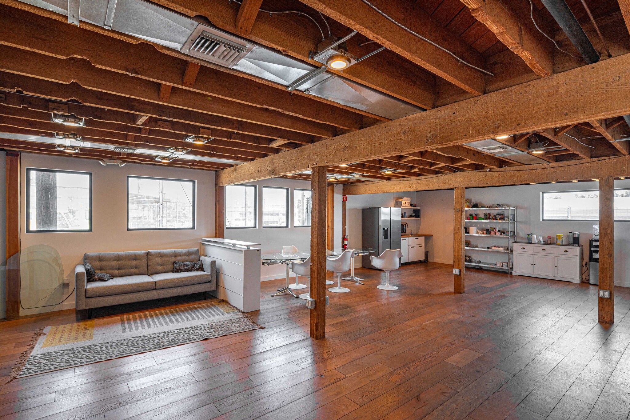 2159 Bay St, Los Angeles, CA for lease Interior Photo- Image 1 of 7