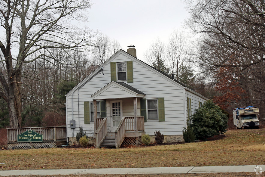 345 Monroe Tpke, Monroe, CT à vendre - Photo principale - Image 1 de 1